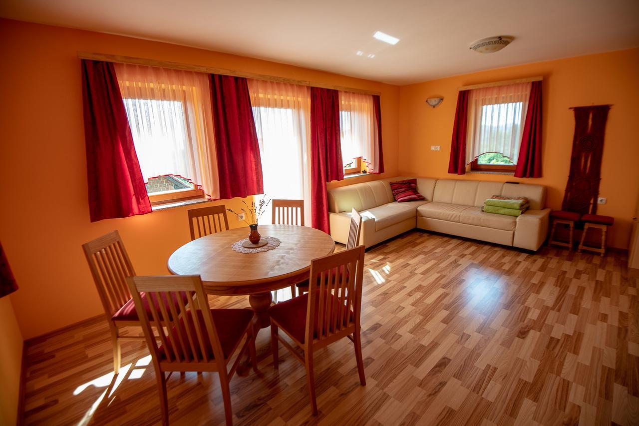 Vineyard Cottage Pod Piramido Dobrnic Екстер'єр фото