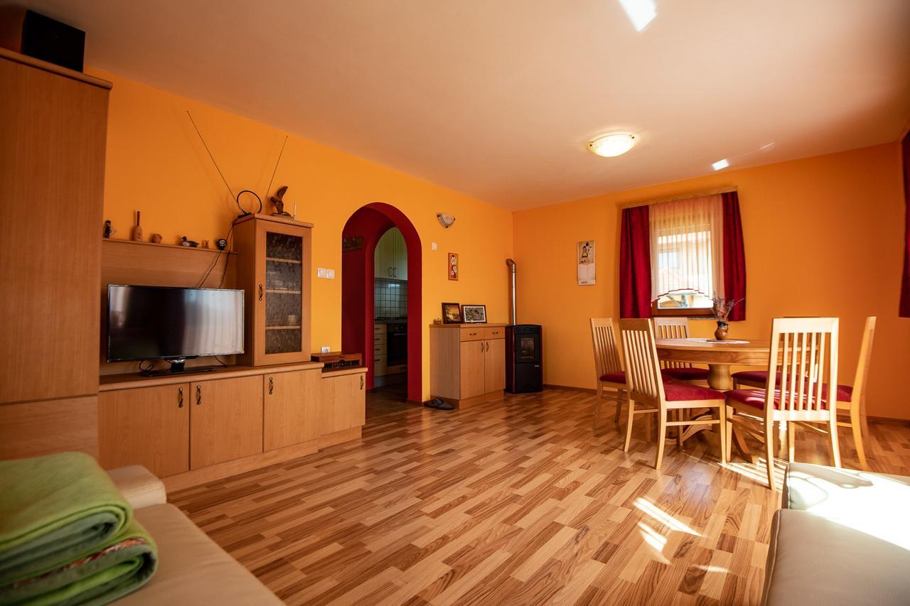 Vineyard Cottage Pod Piramido Dobrnic Екстер'єр фото